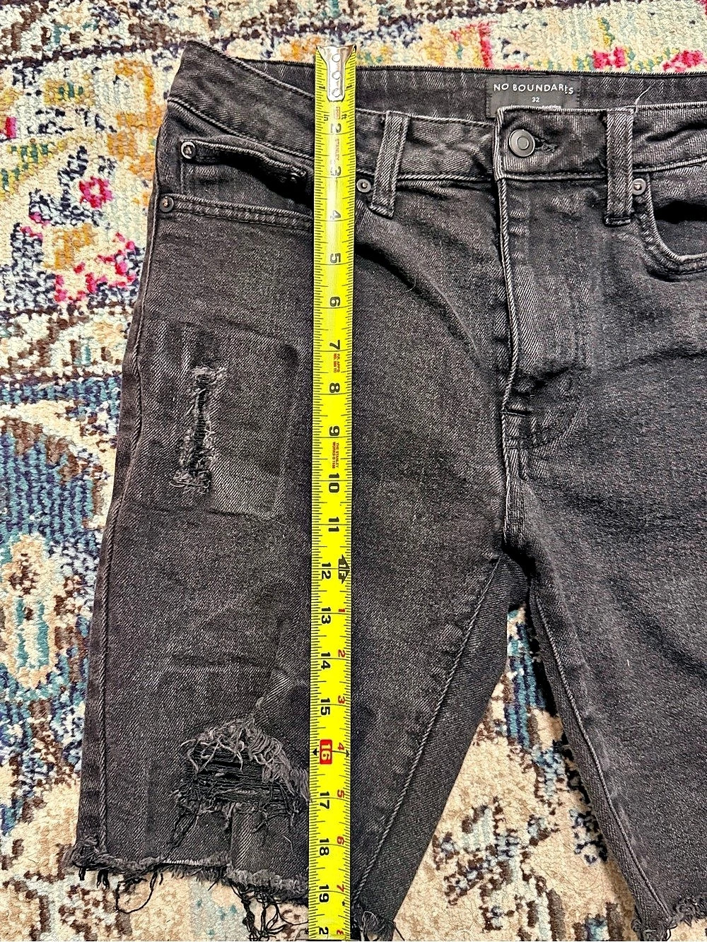 No Boundaries Men's Distressed Black Jean Shorts Waist 32